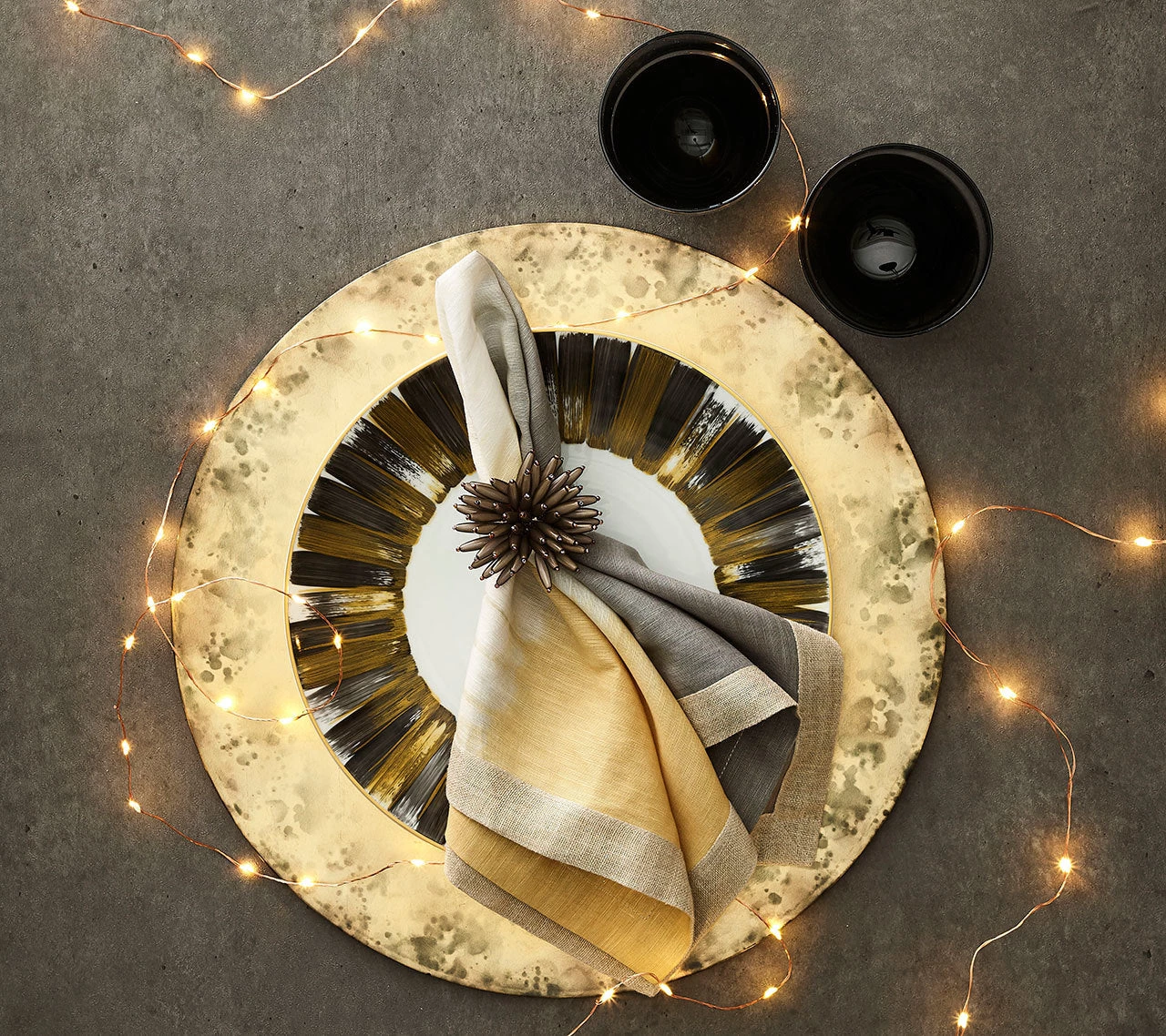 Kim Seybert THE TABLE SOLSTICE NAPKIN GREY & BEIGE 6 Kim Seybert THE TABLE SOLSTICE NAPKIN GREY & BEIGE