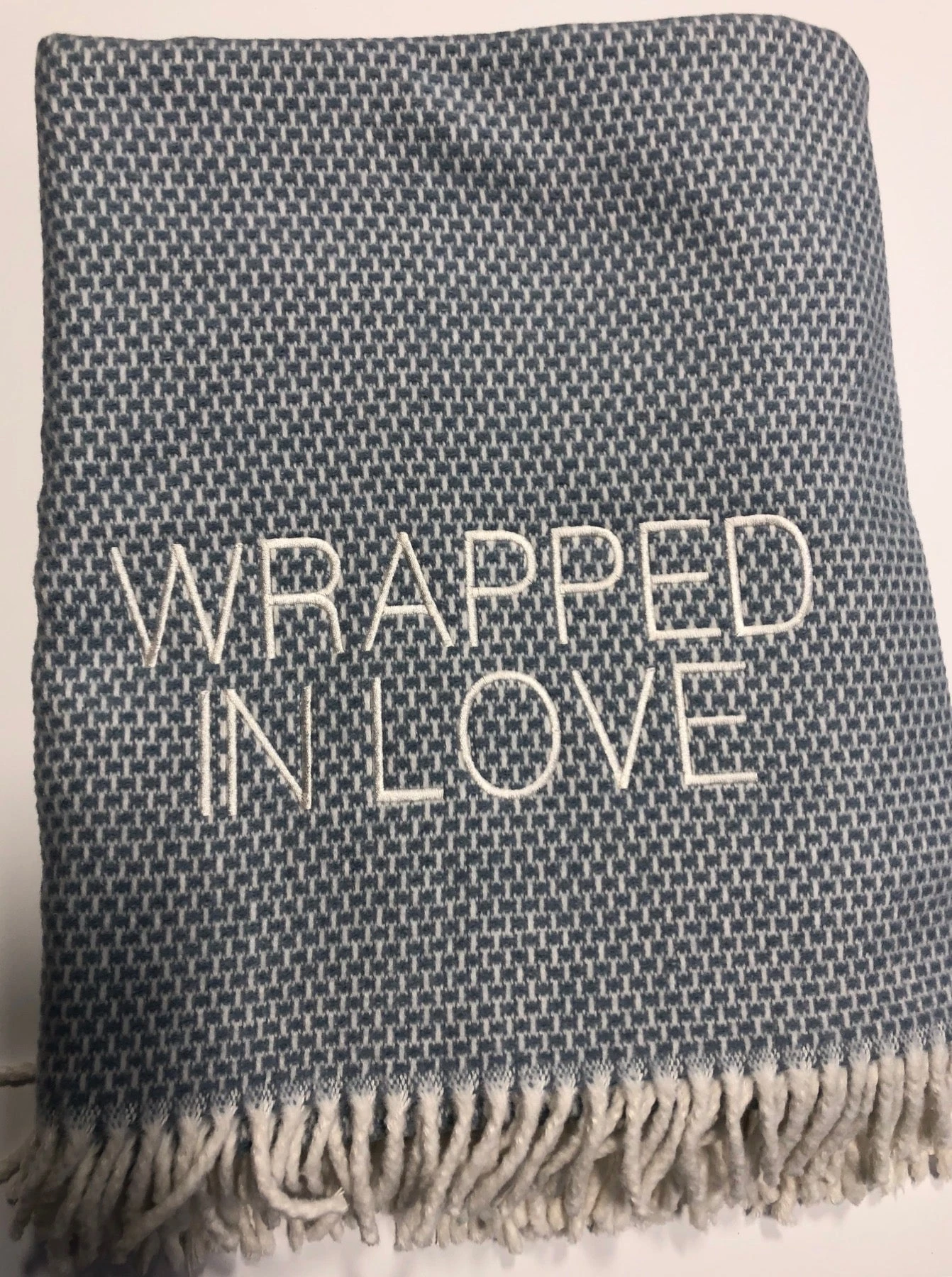 A Soft Idea WRAPPED IN LOVE THROW | VARIOUS 5 A Soft Idea WRAPPED IN LOVE THROW | VARIOUS