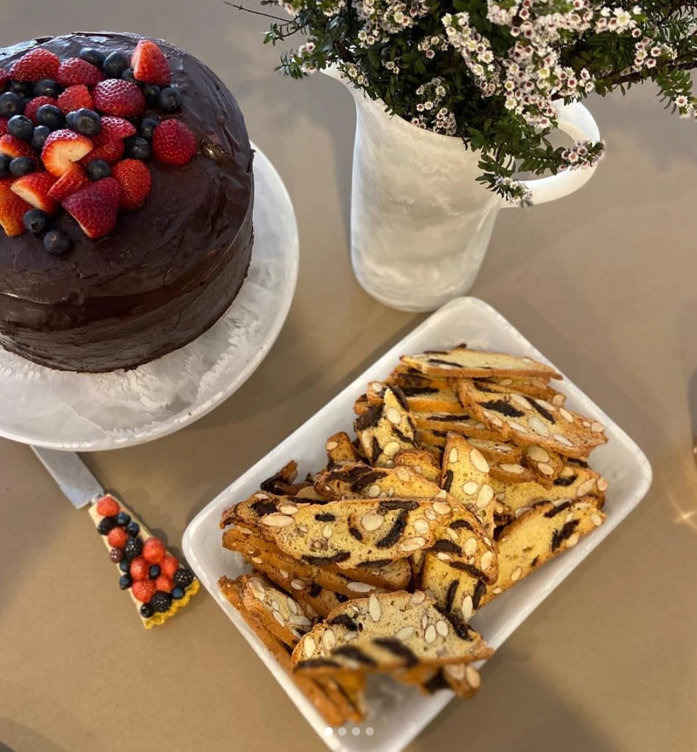 Nashi Home SWIRL RESIN RECTANGLE TRAY | WHITE | VARIOUS SIZES 4 Nashi Home SWIRL RESIN RECTANGLE TRAY | WHITE | VARIOUS SIZES