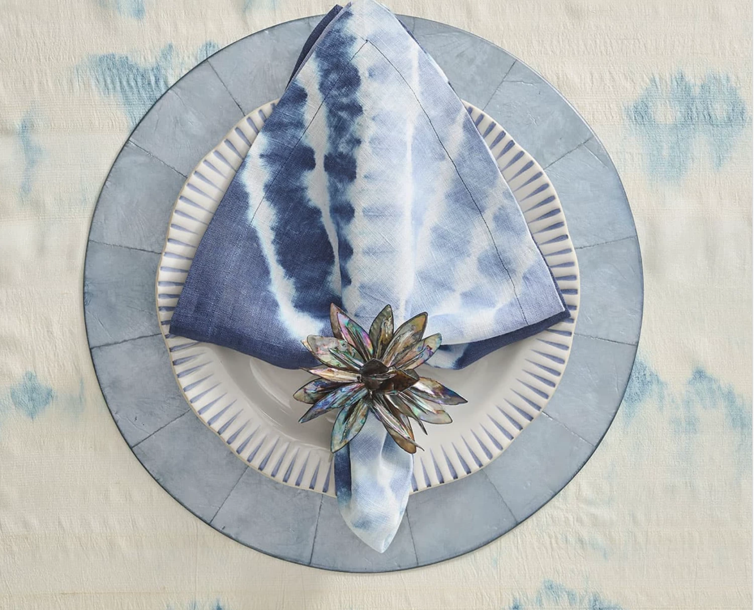 Kim Seybert THE TABLE SHELL FLOWER NAPKIN RING 3 Kim Seybert THE TABLE SHELL FLOWER NAPKIN RING