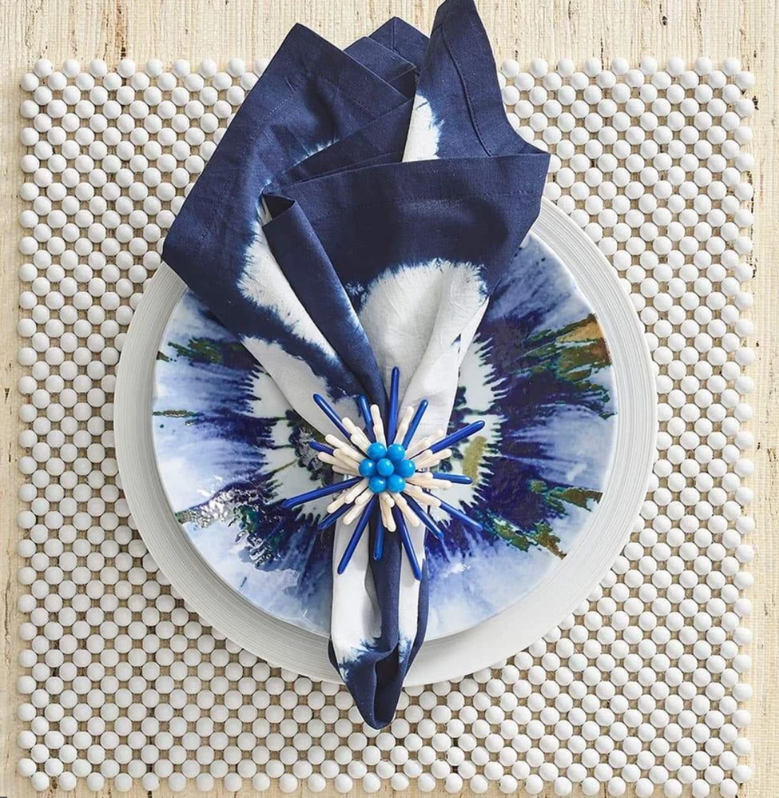 Kim Seybert CONGO NAPKIN 4 PIECE SET | WHITE & BLUE 1 Kim Seybert CONGO NAPKIN 4 PIECE SET | WHITE & BLUE