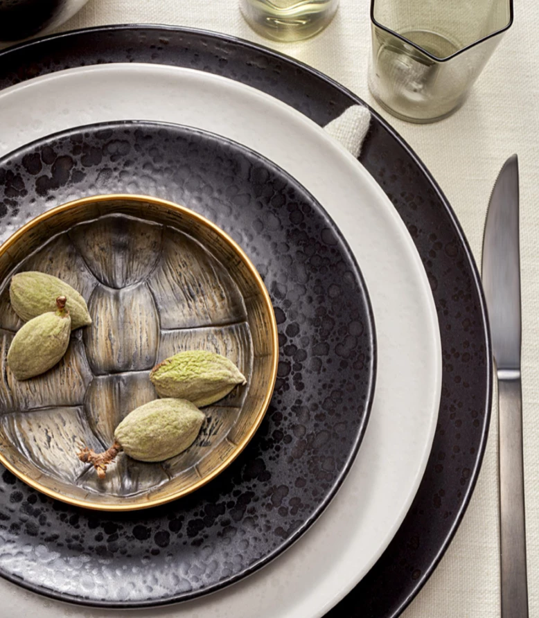 THE TABLE ALCHIMIE BLACK DINNERWARE | L'OBJET 2 THE TABLE ALCHIMIE BLACK DINNERWARE | L'OBJET