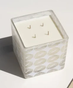 Taja Collection CANDLELIGHT KISSES CANDLE WHITE