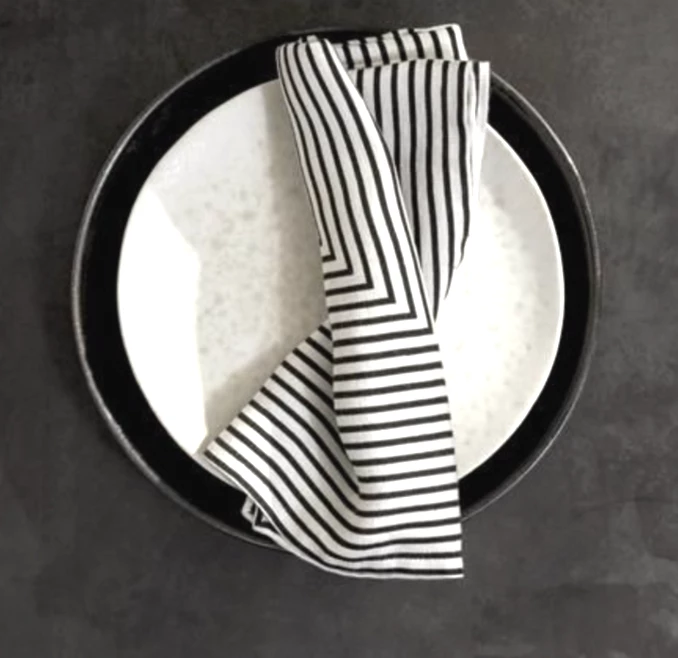 L'Objet CONCORDE NAPKIN SET BLACK | SET OF 4 THE TABLE 1 L'Objet CONCORDE NAPKIN SET BLACK | SET OF 4 THE TABLE