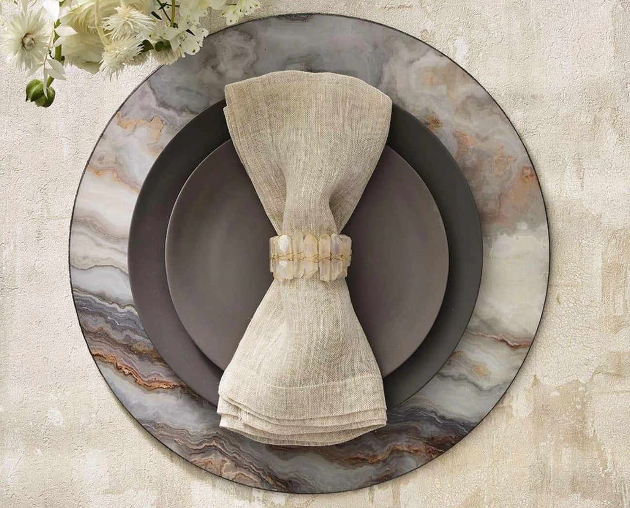 Kim Seybert RADIANT IRIDESCENT NAPKIN RING | SET OF 4 4 Kim Seybert RADIANT IRIDESCENT NAPKIN RING | SET OF 4