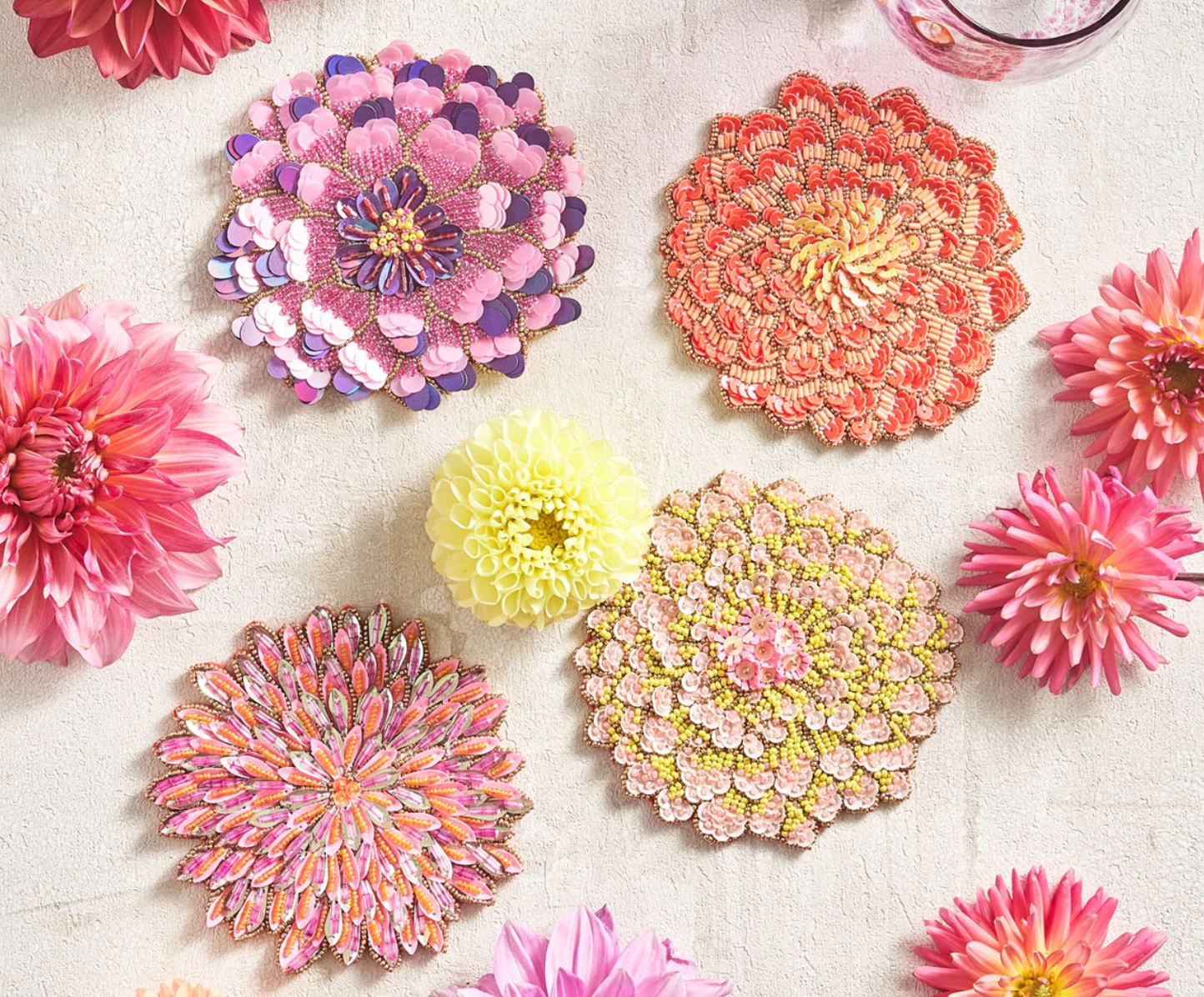 Kim Seybert DAHLIA COASTER SET 2 Kim Seybert DAHLIA COASTER SET