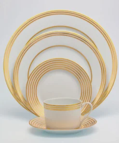 Royal Limoges/Bia Cordon Bleu LATITUDES | ROYAL LIMOGES THE TABLE 23 Royal Limoges/Bia Cordon Bleu LATITUDES | ROYAL LIMOGES THE TABLE